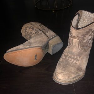Laredo leather ankle cowboy boots - sz 9